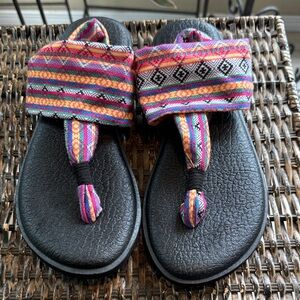 Sanuk Yoga Sling 2 tribal colorful flip-flop women’s size 8
